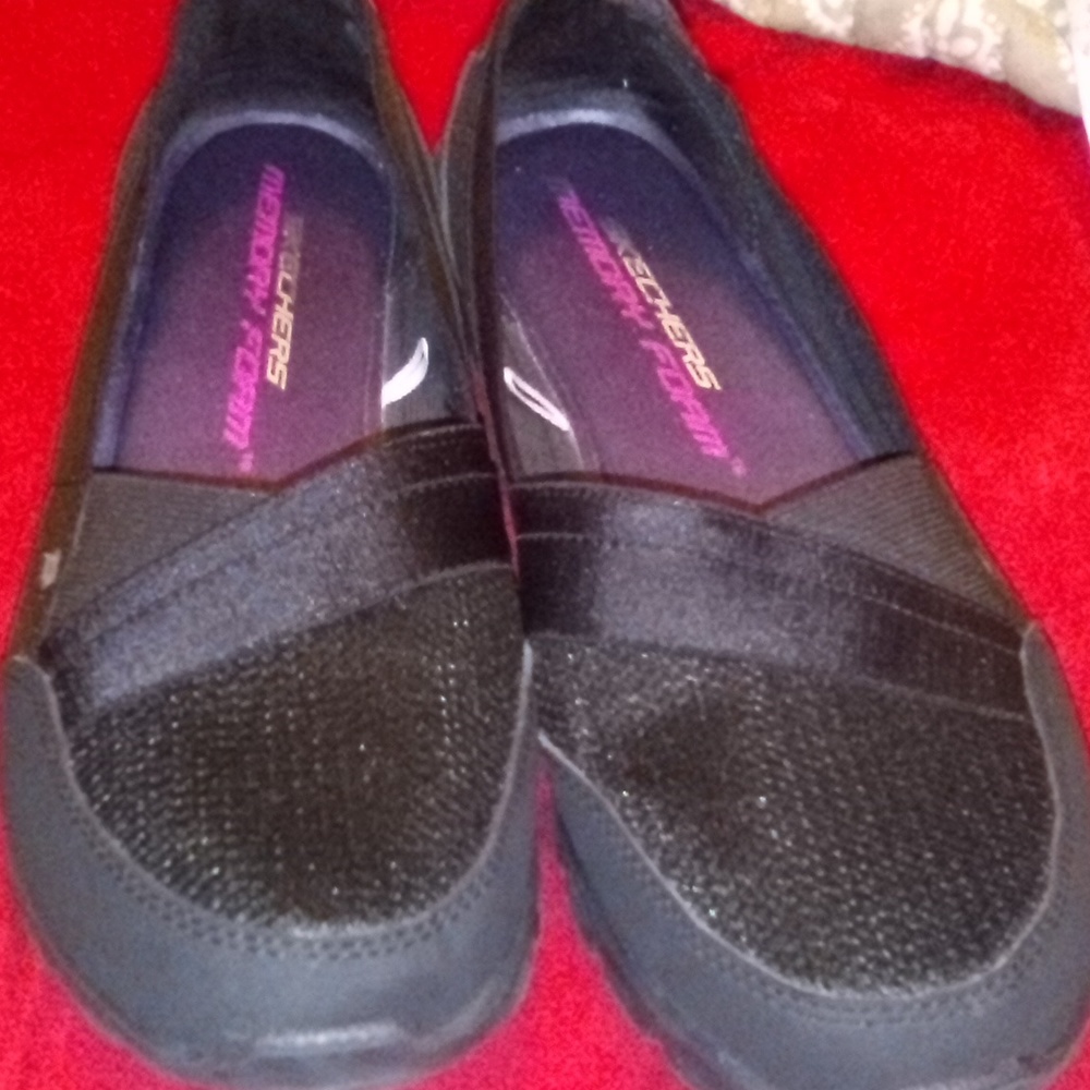 Women's black Skechers memory foam size 7.5